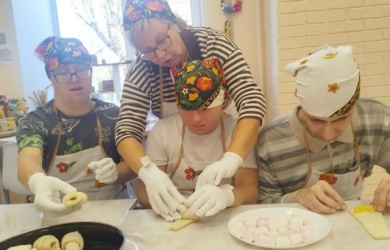  Румяные круассаны с сюрпризом внутри  сегодня в кафе 